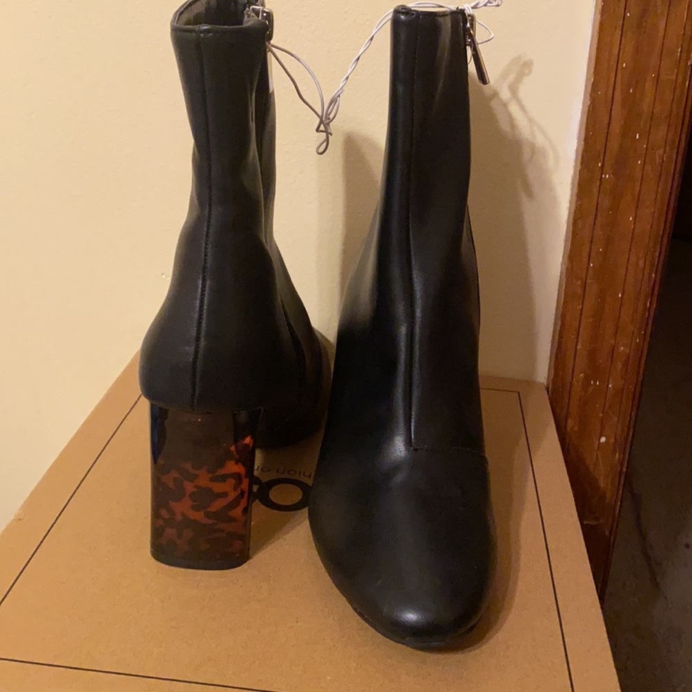 a new day Black Ankle Boots with Patterned Heel